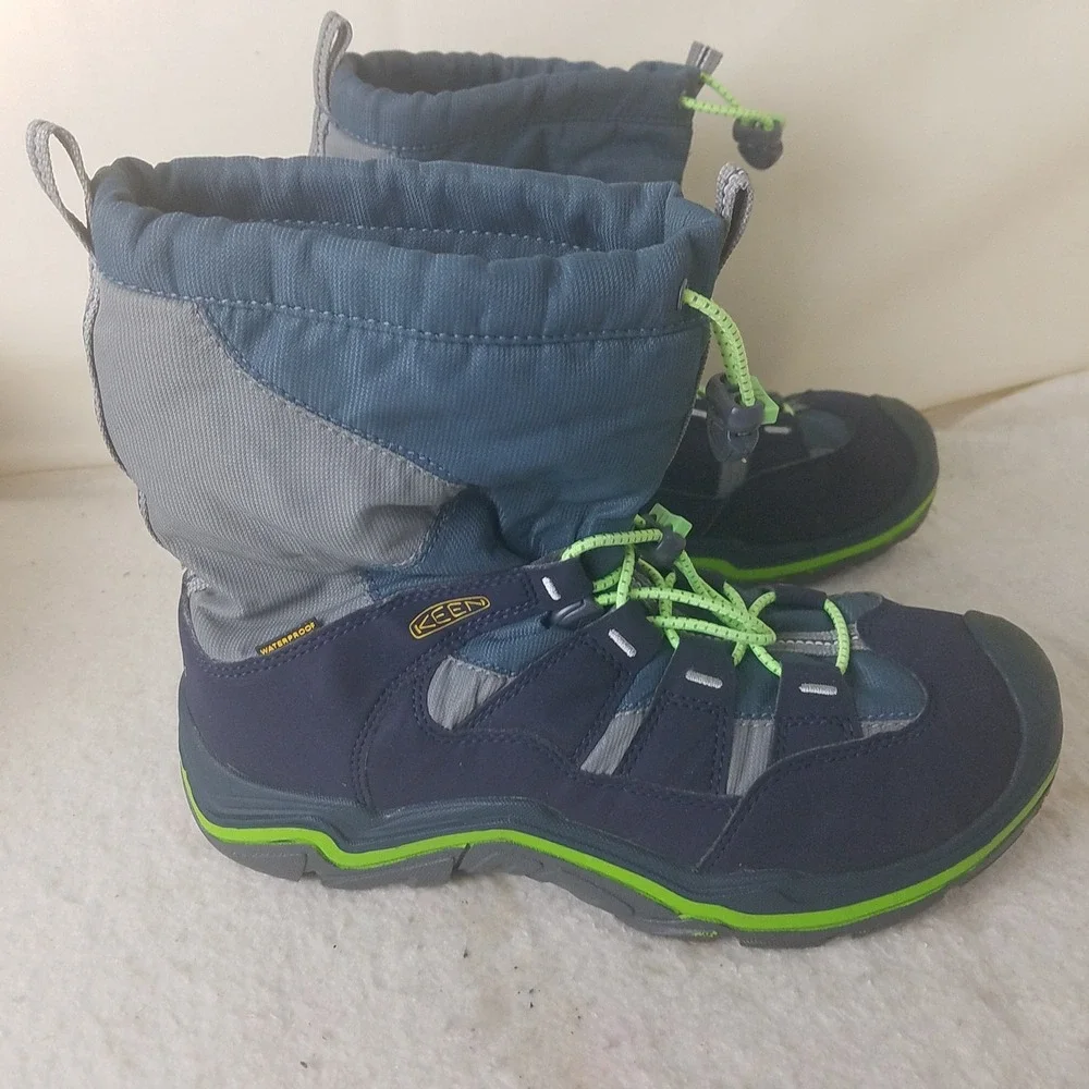 KEEN‎ Waterproof Winter Snow Boots youth's 7 adjustable Laces Warm 1015249